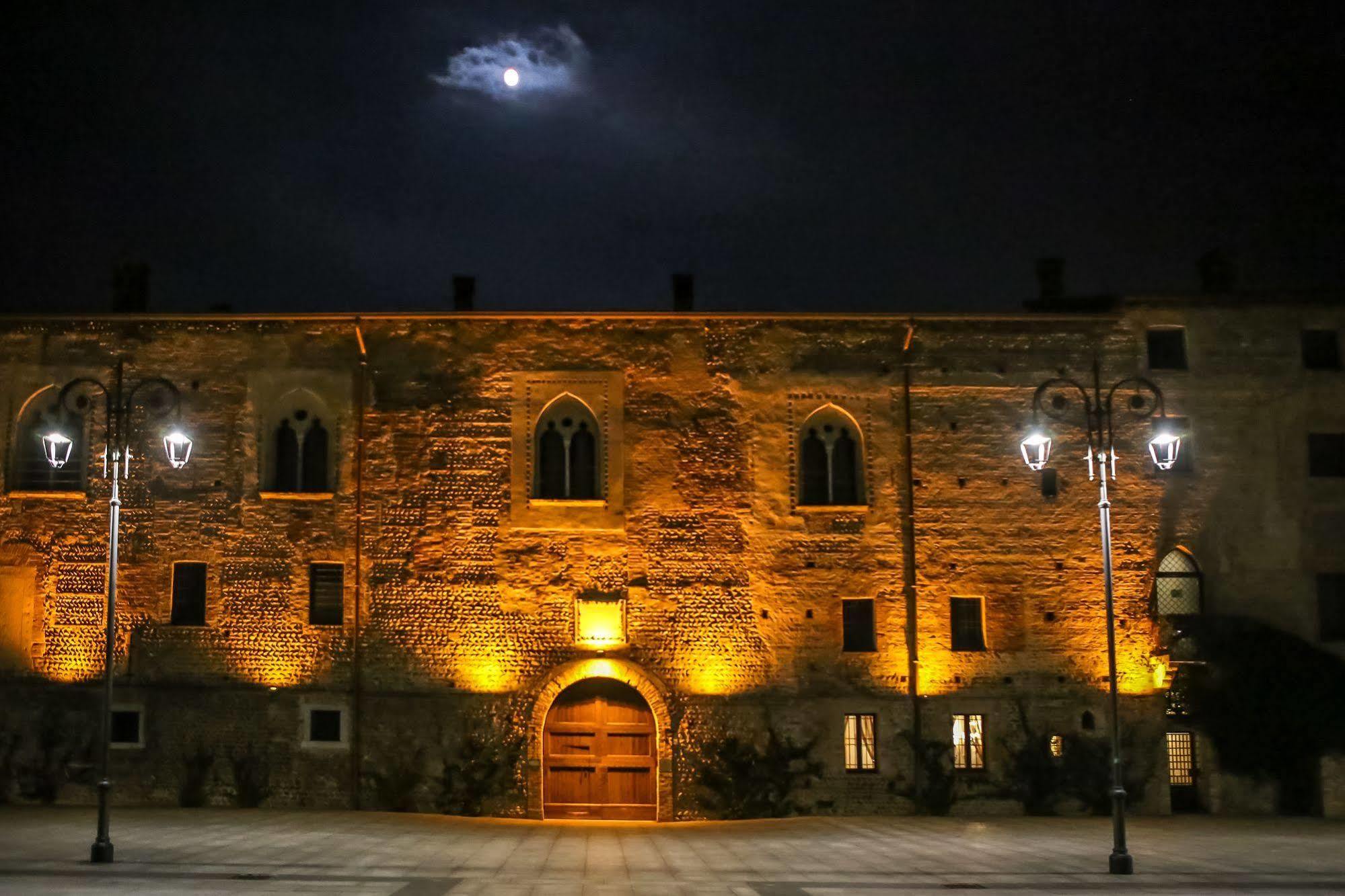 Castello Visconteo Hotel Cassano D'adda Luaran gambar