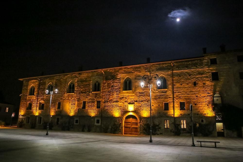 Castello Visconteo Hotel Cassano D'adda Luaran gambar